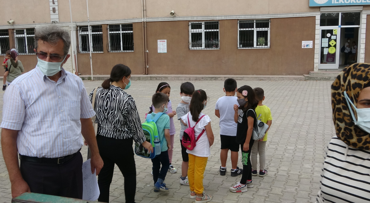 Sel bölgesi eğitime hazır! İlk ders zili çaldı